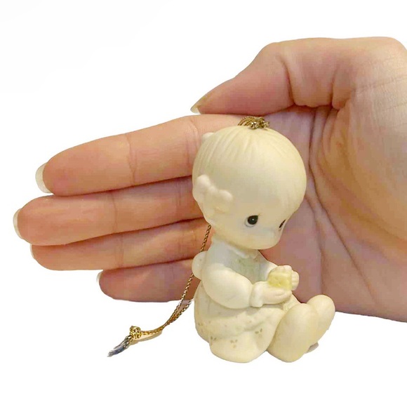 Vintage 1984 Precious Moments Love Is Kind Ceramic Ornament Girl Gift Enesco - Picture 9 of 11